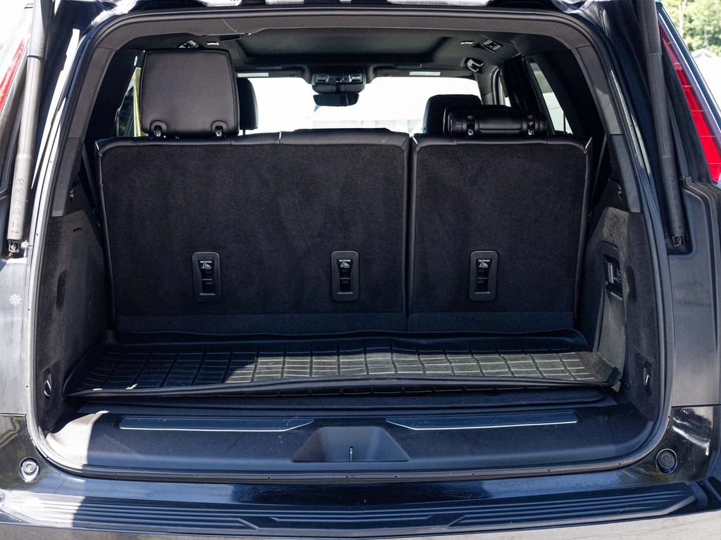 Used 2024 Cadillac Escalade Premium Luxury AWD/4WD image 34