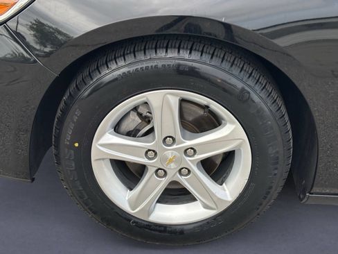 Used 2024 Chevrolet Malibu LT FWD image 9