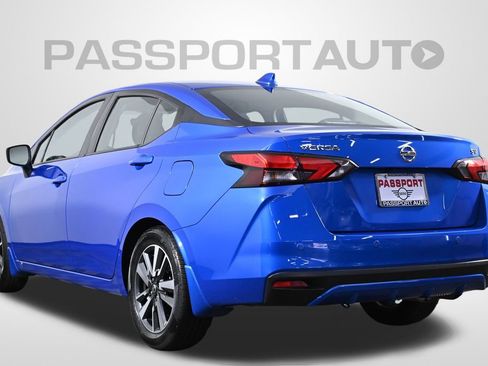 Used 2022 Nissan Versa SV w/ Electronics Package image 6