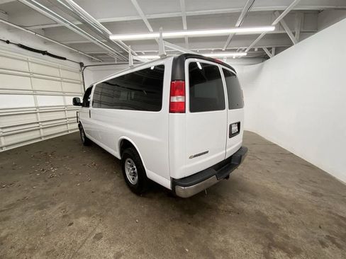 Used 2017 Chevrolet Express 2500 LT w/ LT Preferred Equipment Group image 4