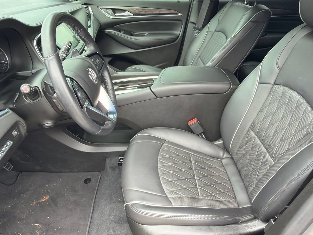 Used 2023 Buick Enclave Avenir w/ Avenir Technology Package FWD image 9