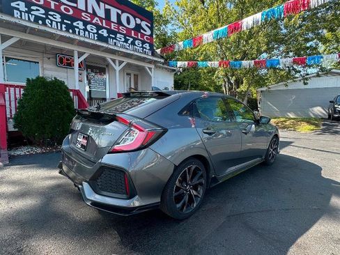 Used 2018 Honda Civic Sport image 4