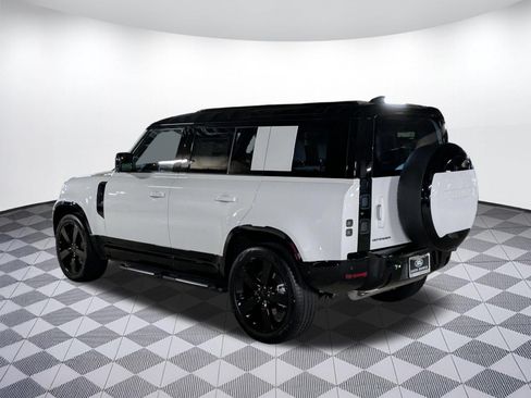 New 2026 Land Rover Defender 110 X-Dynamic SE AWD/4WD image 3
