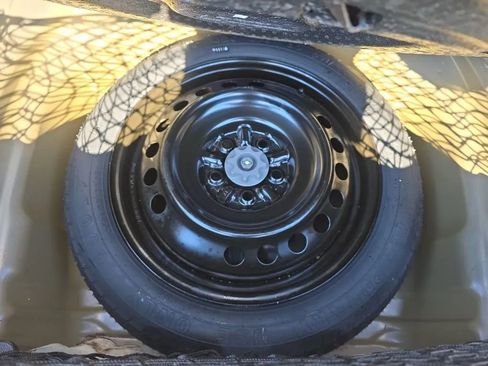 Used 2019 Toyota Avalon Limited image 58