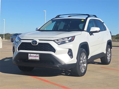 Used 2025 Toyota RAV4 XLE Premium image 3