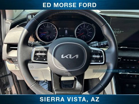 Certified 2023 Kia Carnival EX FWD image 29