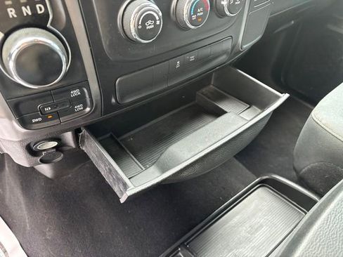 Used 2021 RAM 1500 Classic SLT AWD/4WD image 23