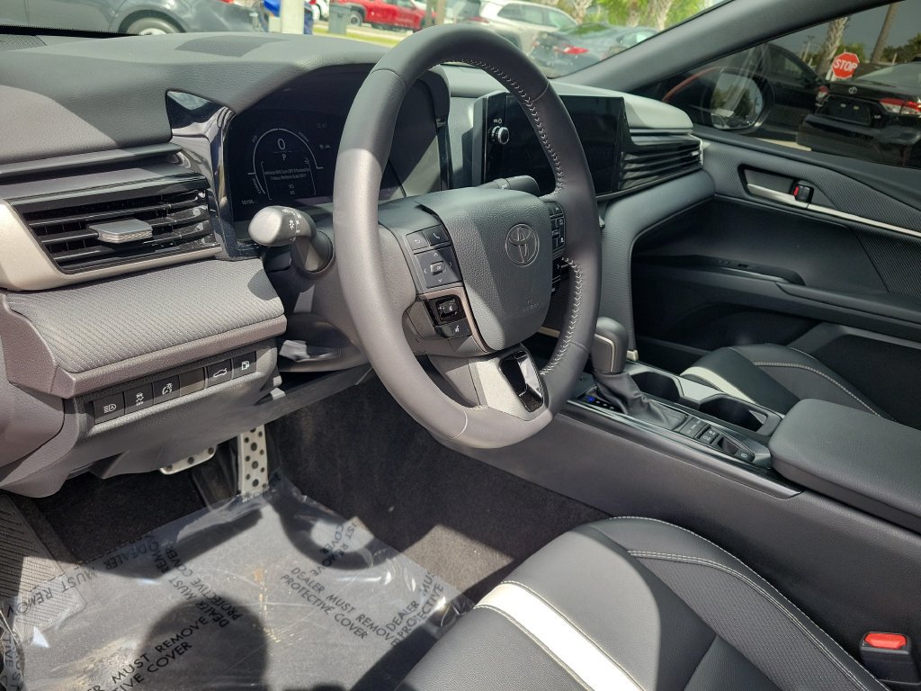 Used 2026 Toyota Camry SE w/ Multimedia Upgrade Package FWD image 7