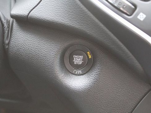 Used 2023 Jeep Cherokee Altitude Lux image 28