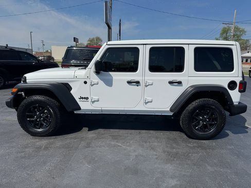 Used 2022 Jeep Wrangler Unlimited Sport w/ Sun And Sound Package image 2