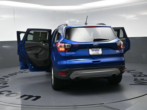 Used 2018 Ford Escape SE w/ SE Sync 3 Package FWD image 27