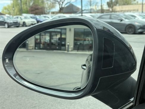 Used 2018 Porsche Macan S image 35