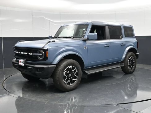 Used 2025 Ford Bronco Outer Banks AWD/4WD image 5