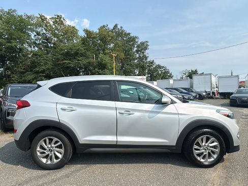 Used 2016 Hyundai Tucson SE w/ Option Group 02 FWD image 4