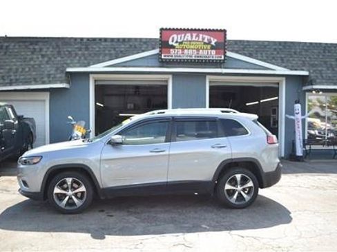 Used 2019 Jeep Cherokee Limited FWD image 1