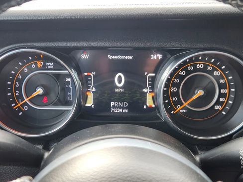 Used 2019 Jeep Wrangler Unlimited Sahara w/ Dual Top Group image 28