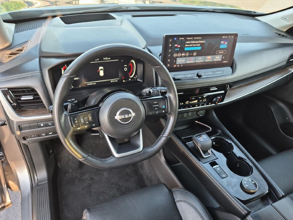 Used 2024 Nissan Rogue Platinum AWD/4WD image 10