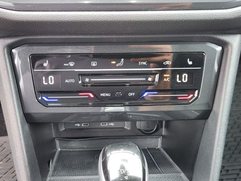 Certified 2024 Volkswagen Tiguan SE AWD/4WD image 21