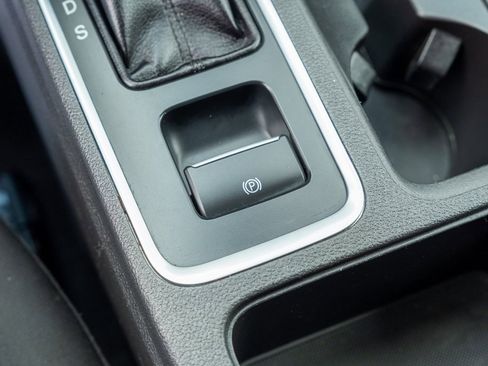 Used 2019 Ford Escape SE image 20