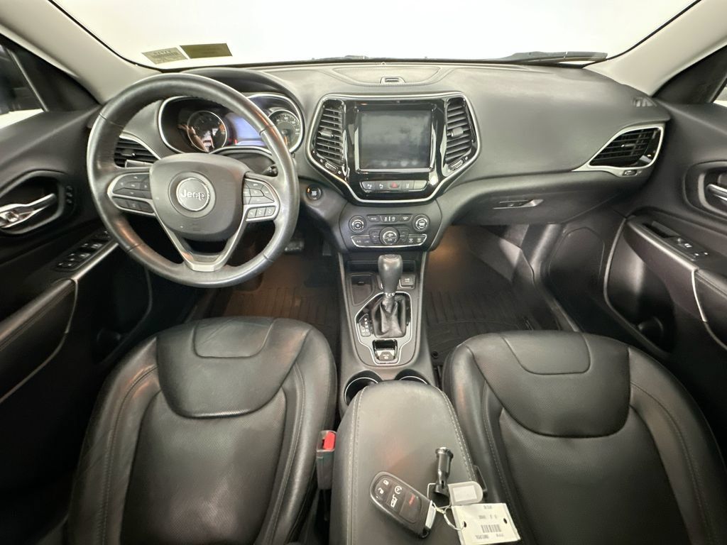 Used 2019 Jeep Cherokee Limited w/ Luxury Group FWD image 10