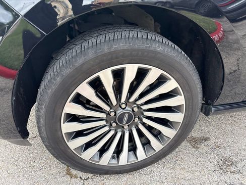 Used 2021 Lincoln Navigator Reserve w/ Luxury Package AWD/4WD image 9