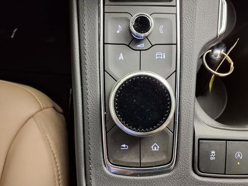 Certified 2024 Cadillac XT4 Luxury w/ Cold Weather Package image 22