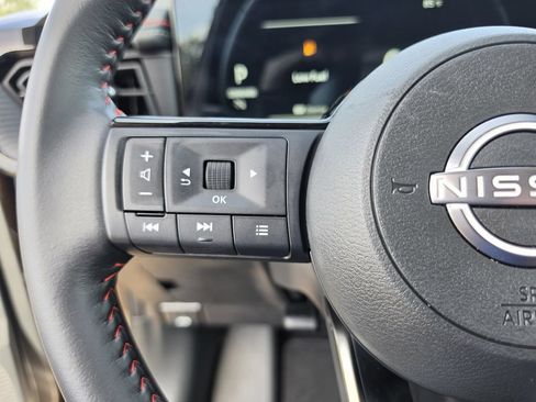 Used 2025 Nissan Kicks SR FWD image 22