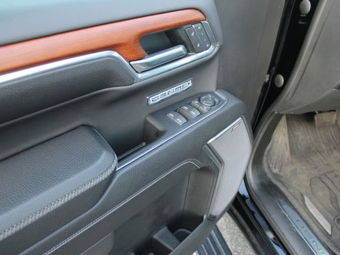 Used 2022 GMC Sierra 1500 Denali w/ Technology Package image 25