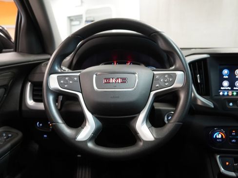 Used 2024 GMC Terrain SLE w/ Driver Convenience Package FWD image 18
