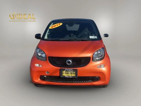 Used 2017 smart fortwo passion image 2
