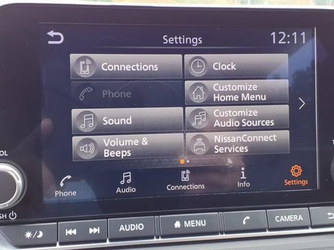 Used 2025 Nissan Rogue SV FWD image 22