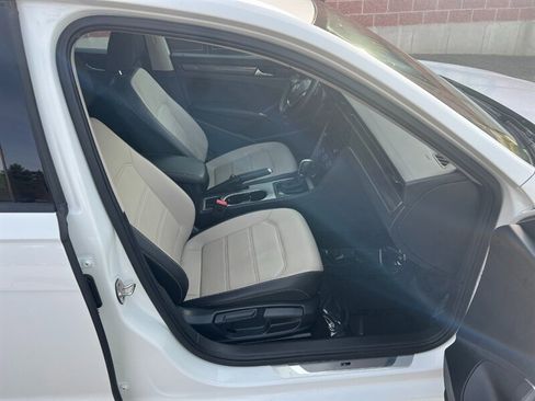 Used 2020 Volkswagen Passat 2.0T R-Line image 13