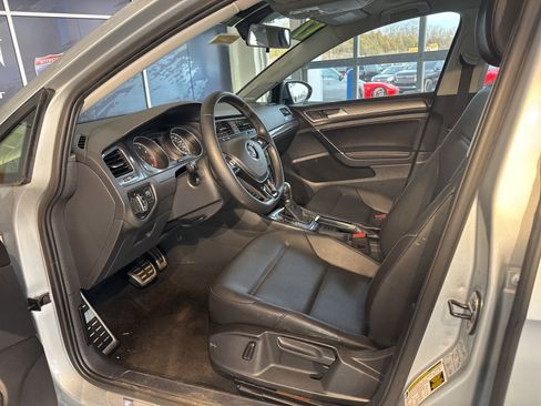 Used 2017 Volkswagen Golf Alltrack SE image 19