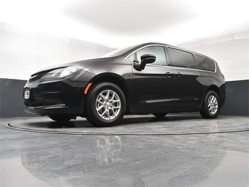 New 2026 Chrysler Voyager LX image 21