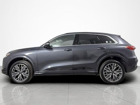 Used 2025 Audi Q5 Premium Plus w/ Premium Plus AWD/4WD image 2