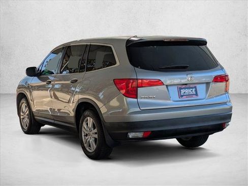 Used 2017 Honda Pilot LX image 8