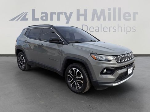 Used 2022 Jeep Compass Limited w/ Sun and Sound Group image 8