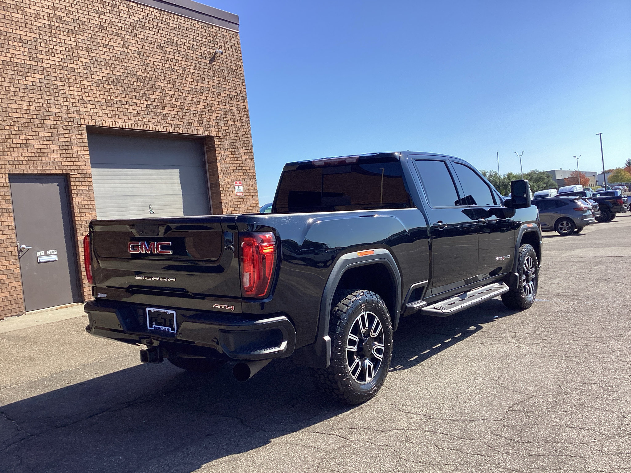 Used 2020 GMC Sierra 2500 AT4 w/ AT4 Premium Package AWD/4WD image 2
