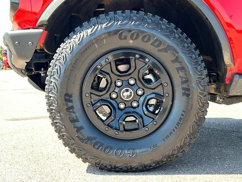 Used 2023 Ford Bronco Wildtrak AWD/4WD image 25