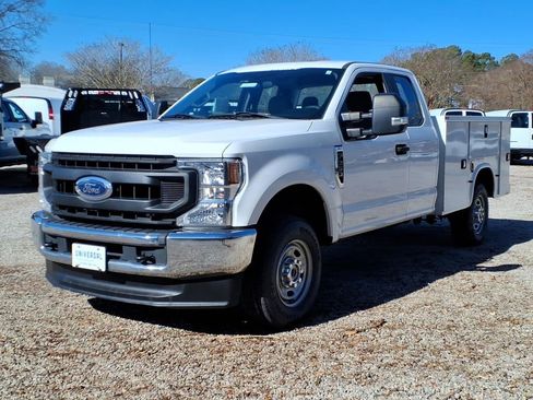 Used 2020 Ford F250 XL w/ Power Equipment Group image 3