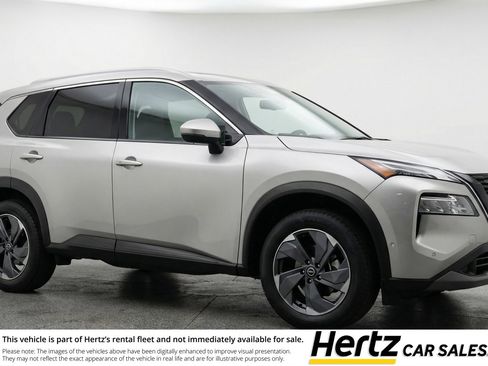 Used 2025 Nissan Rogue SV image 1