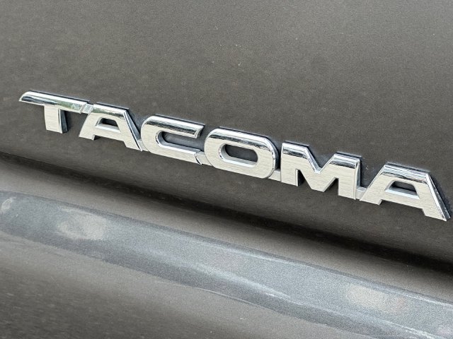 Used 2015 Toyota Tacoma 4x4 Double Cab w/ SR5 Package image 11