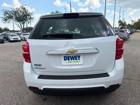 Used 2017 Chevrolet Equinox LS FWD image 4
