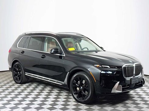 Used 2023 BMW X7 xDrive40i image 3