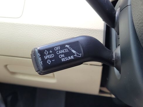 Used 2012 Volkswagen CC Sport FWD image 23