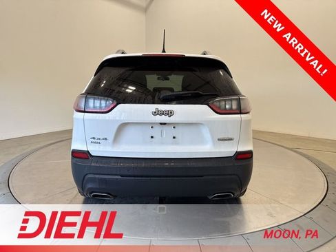 Used 2019 Jeep Cherokee Latitude Plus w/ Cold Weather Group AWD/4WD image 6