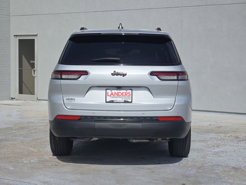 Used 2024 Jeep Grand Cherokee L Altitude image 7