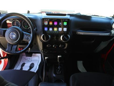 Used 2018 Jeep Wrangler Unlimited Sahara AWD/4WD image 23