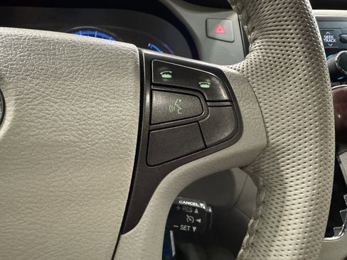 Used 2013 Toyota Sienna XLE image 13