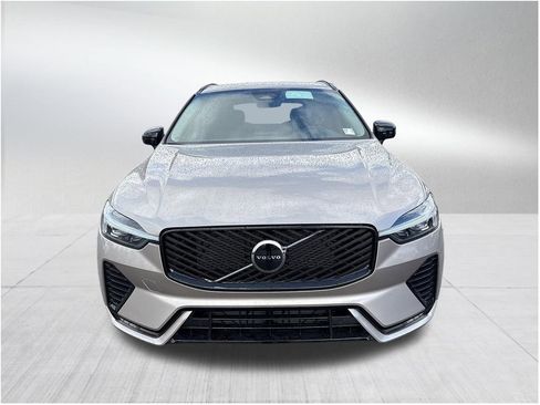 New 2026 Volvo XC60 B5 Core AWD/4WD image 2
